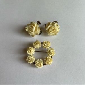 Vintage Winard Ivory Flowers Brooch & Screw Back Earrings